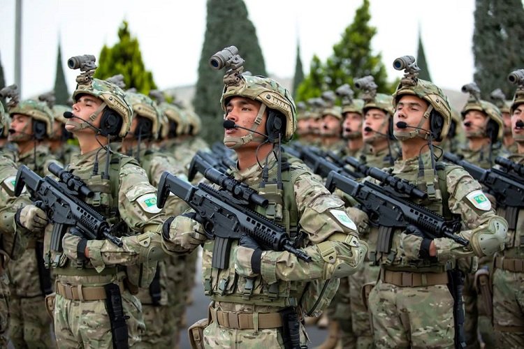 Türkmənistanın ordu və güc strukturları vahid silaha keçir