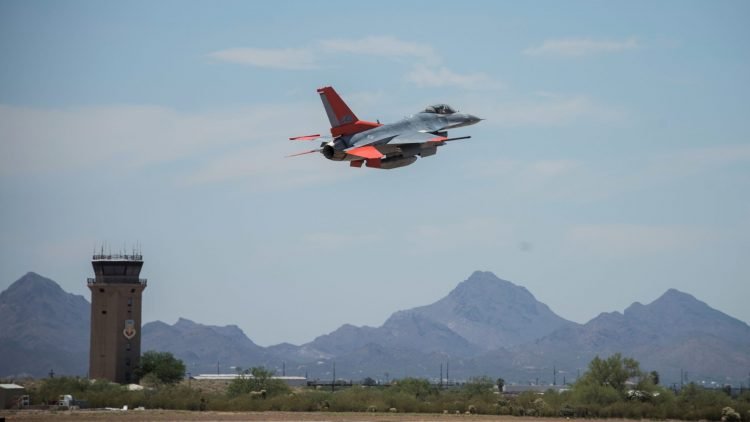 ABŞ QF-16 pilotsuz döyüş təyyarəsini silahlanmaya qəbul edib