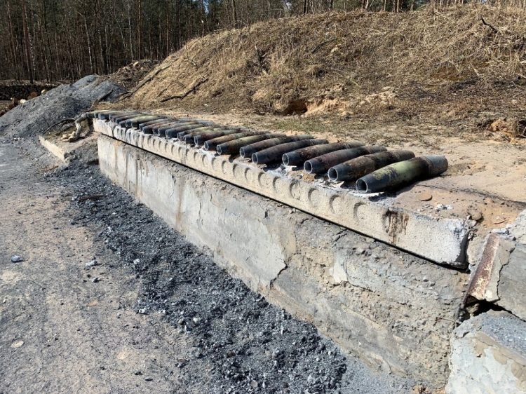 Ukraynada partlamamış hərbi sursatların təmizlənməsinə başlanılıb