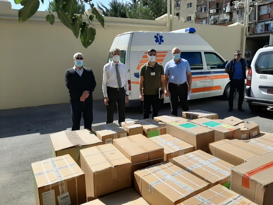 BQXK "Döyüş yaralıları üçün tibbi yardım dəsti" ianə edib 12