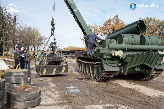 Ukrayna BTS-4 zirehli evakuasiya maşınlarını təkmilləşdirib 3 BTS 4 2