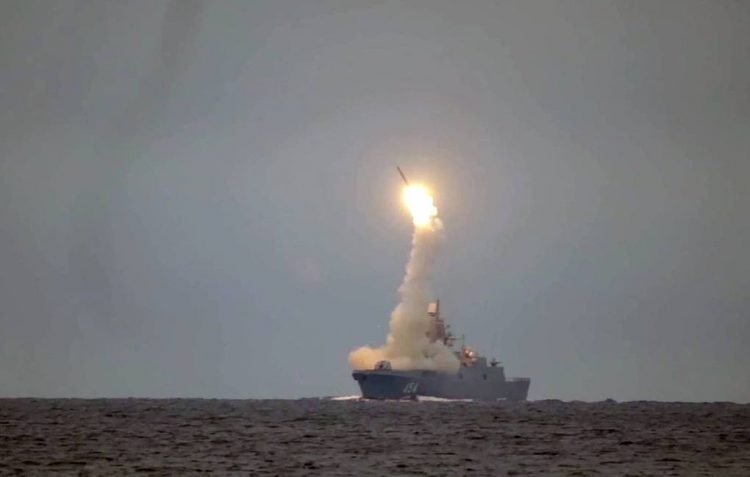 Rusiyanın “Çirkon” hipersəsli raketinin atış sınaqları keçirilib
