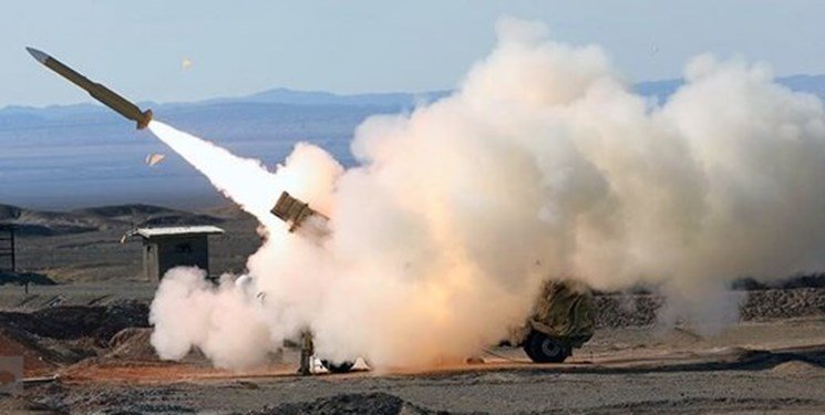 İran ordusu idarəolunan yeni raketini sınaqdan keçirib İran ordusu idarəolunan yeni raketini sınaqdan keçirib