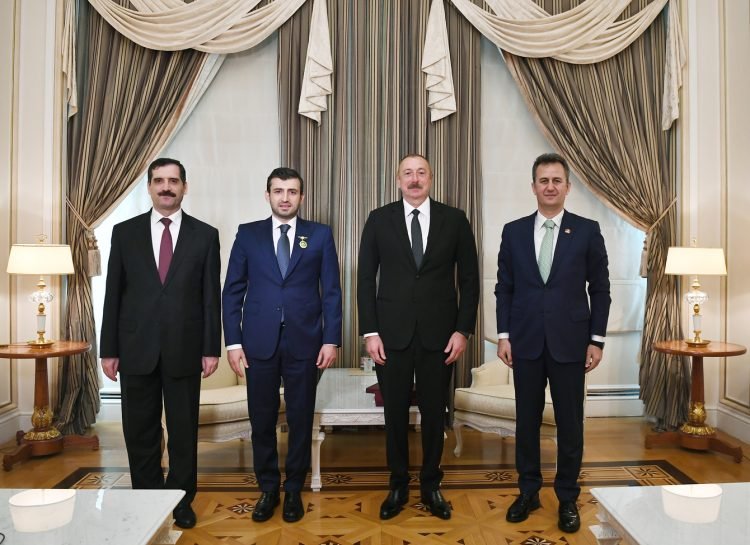 Prezident Səlcuq Bayraqdarı və Haluk Görgünü qəbul edib – YENİLƏNİB Prezident Səlcuq Bayraqdarı və Haluk Görgünü qəbul edib – YENİLƏNİB