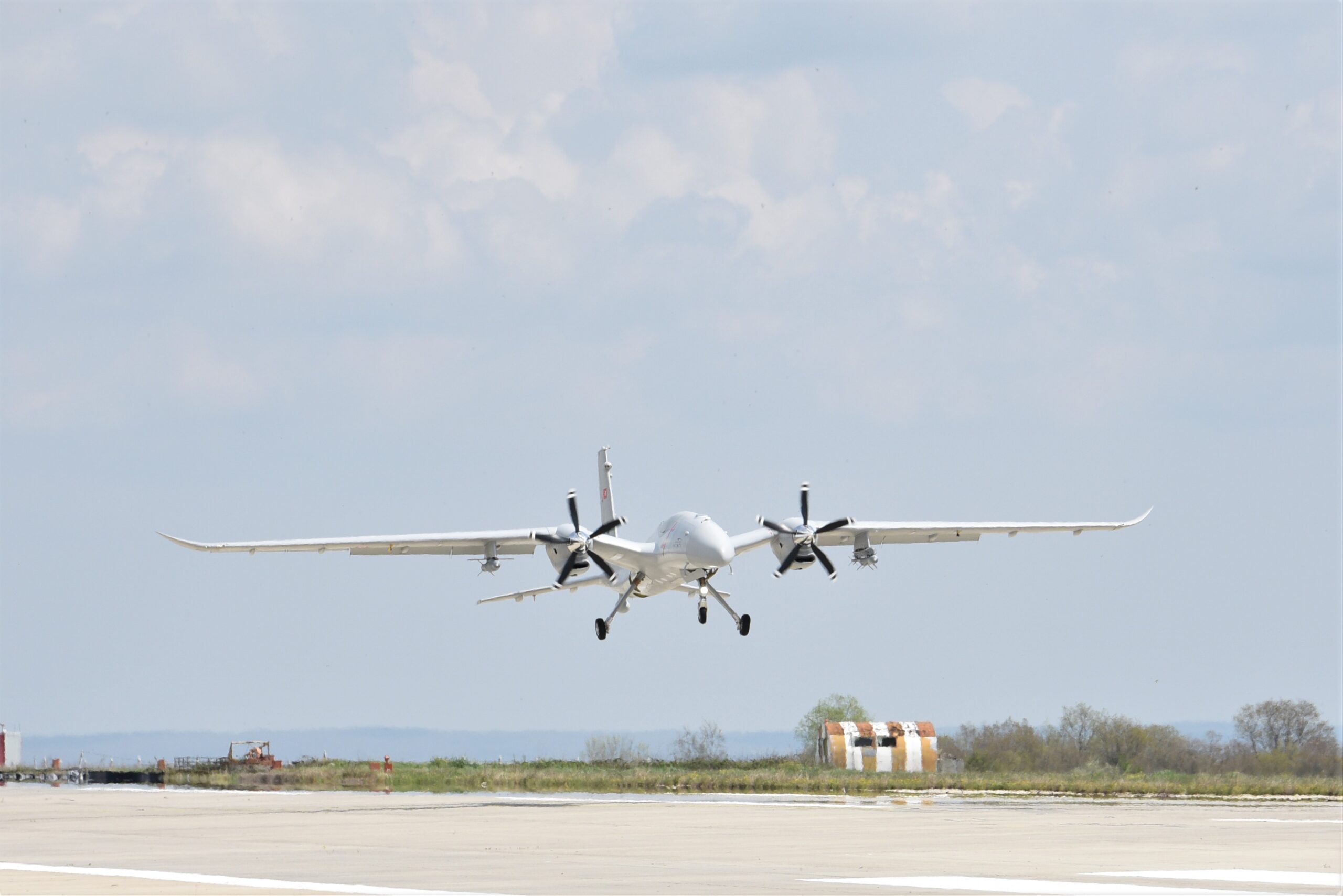 BAYRAKTAR AKINCI ILK ATIS FOTO 18 scaled