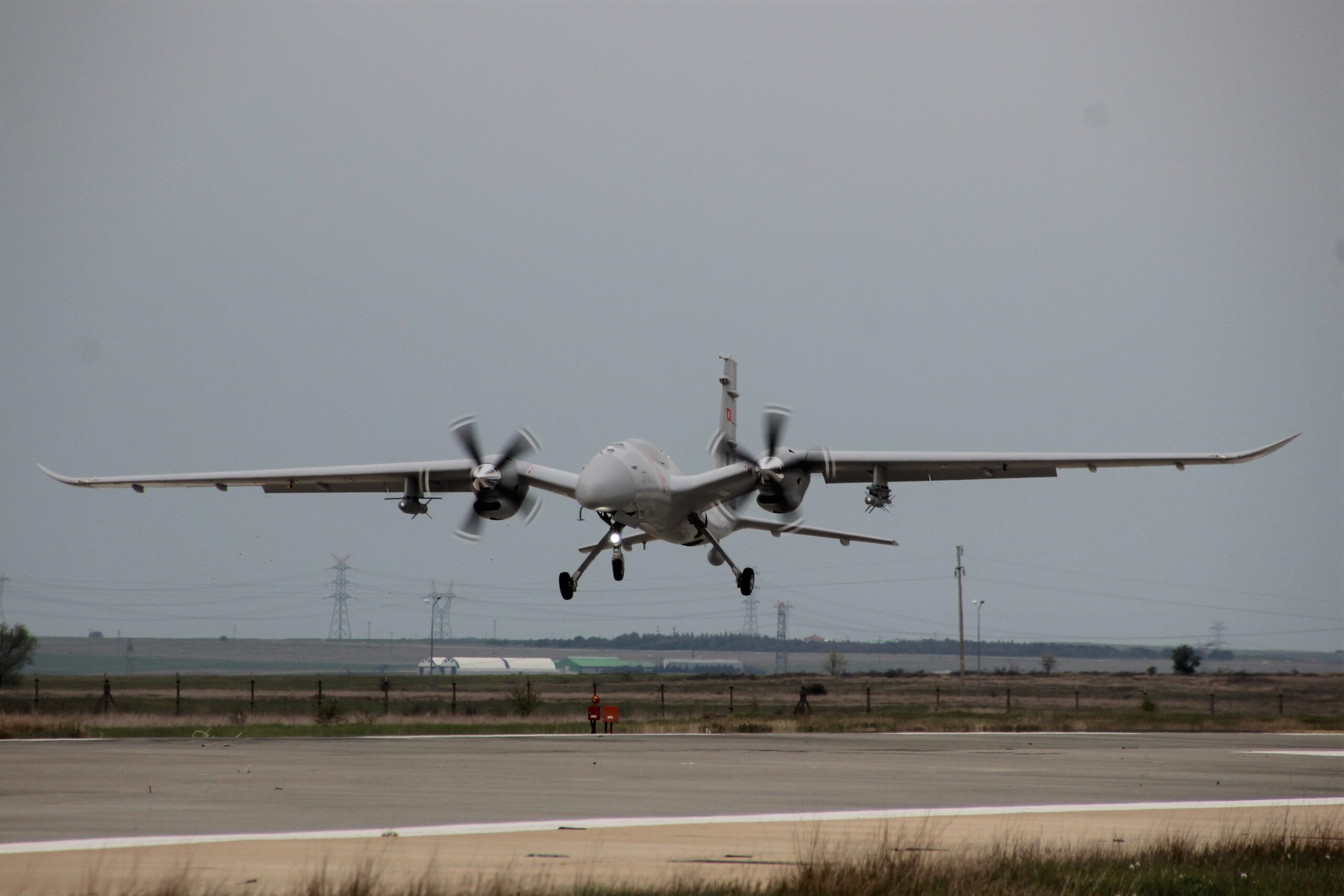 BAYRAKTAR AKINCI ILK ATIS FOTO 23 scaled
