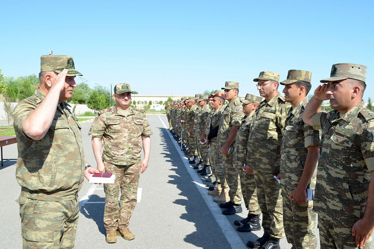 Hərbi qulluqçuların növbəti qrupu Türkiyədə keçirilən komanda kursuna yola salınıb 11 60cf067ec249160cf067ec2492162418035060cf067ec248e60cf067ec248f