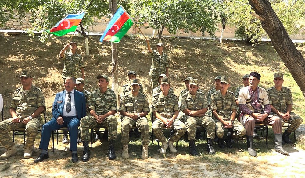 Orduda qazilərlə əsgərlərin görüşü təşkil edilib