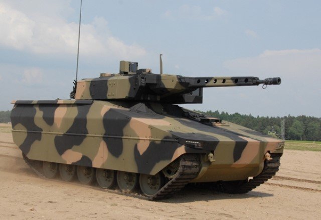 “Rheinmetall” konserni “Lynx” PDM-in atəş sınaqlarını keçirib