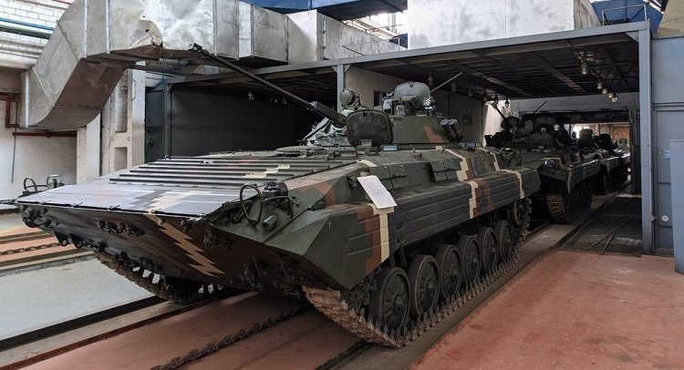 Ukrayna Silahlı Qüvvələri təkmilləşdirilmiş BMP-2 transportyorunun növbəti partiyasını alıb