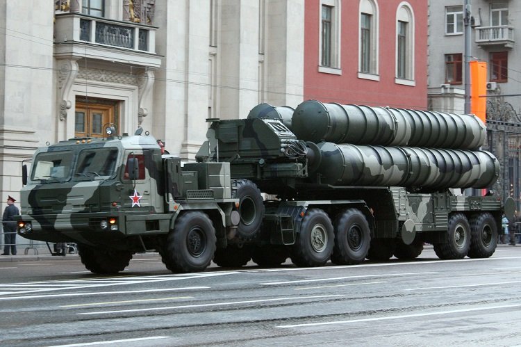 Belarus Rusiyadan S-400 ZRS və “İsgəndər” raketləri alıb