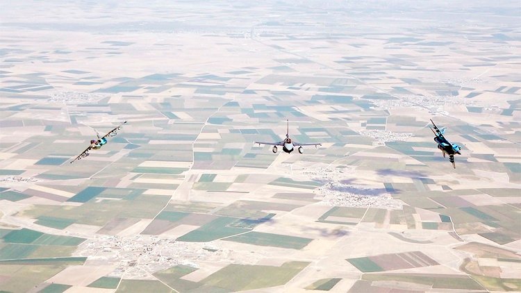 TurAz Şahini-2021: Azərbaycan və Türkiyənin hərbi təyyarələri döyüş uçuşları həyata keçiriblər TurAz Şahini-2021: Azərbaycan və Türkiyənin hərbi təyyarələri döyüş uçuşları həyata keçiriblər