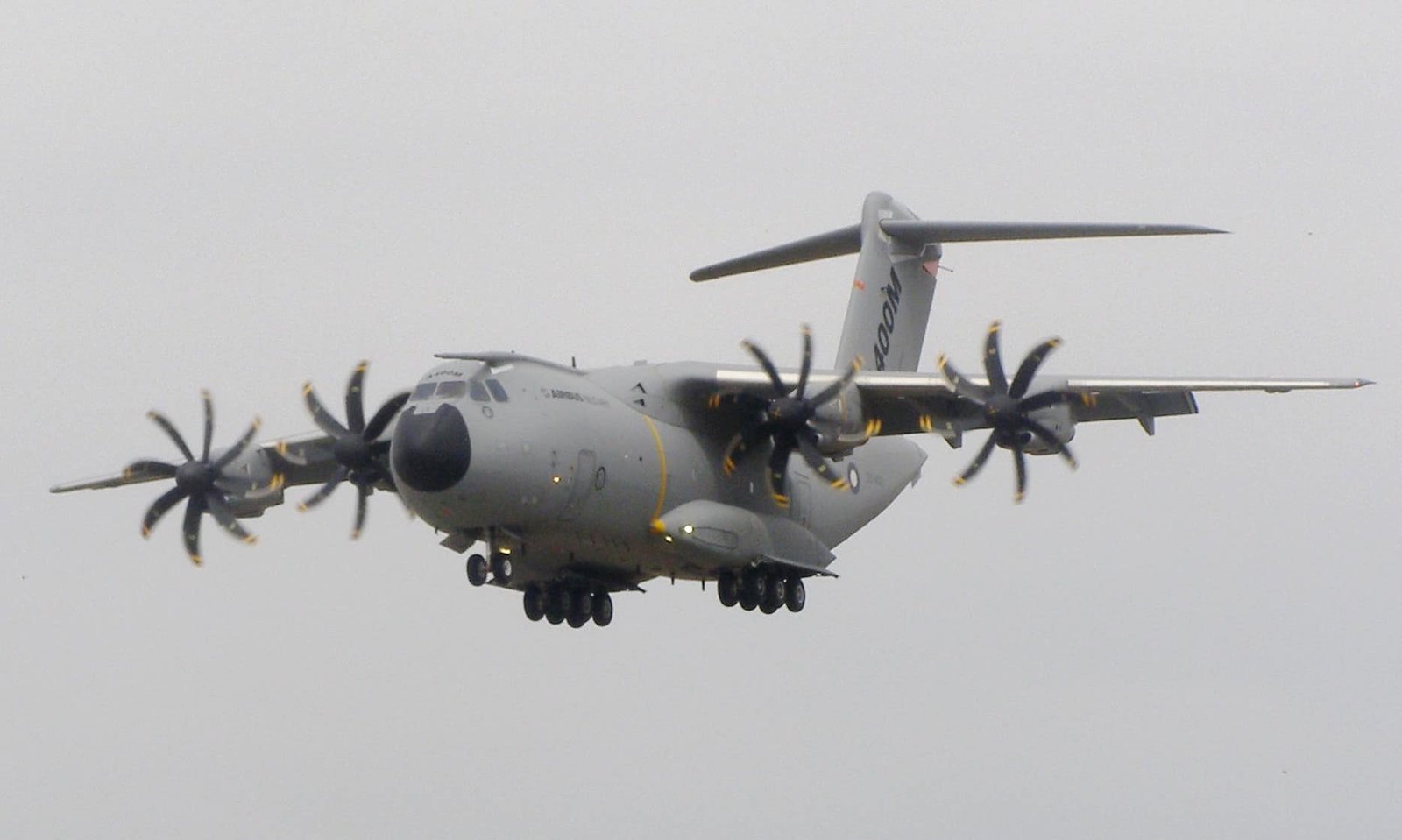 Qazaxstan A400M hərbi nəqliyyat təyyarəsi alır Qazaxstan A400M hərbi nəqliyyat təyyarəsi alır