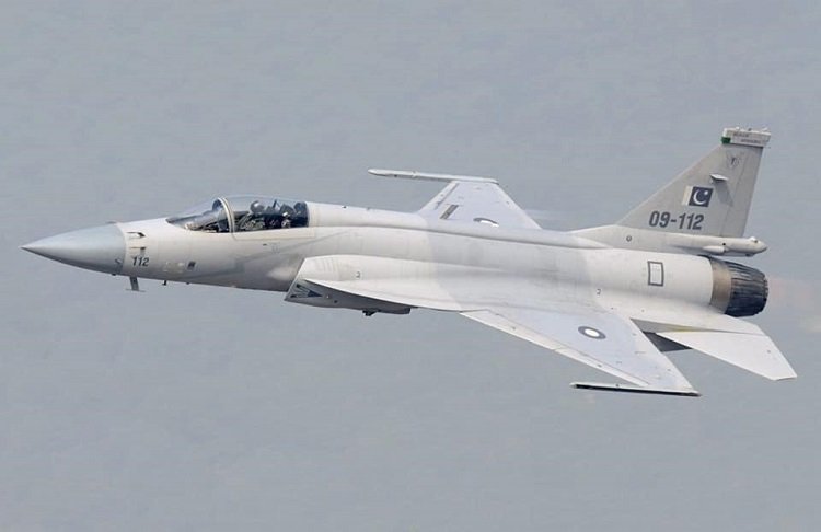 İraq HHQ JF-17 qırıcısı alacaq