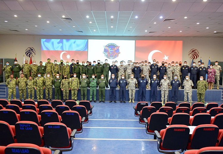 Azərbaycan-Türkiyə “TurAz Şahini-2021” birgə taktiki təlimləri başa çatıb Azərbaycan-Türkiyə “TurAz Şahini-2021” birgə taktiki təlimləri başa çatıb