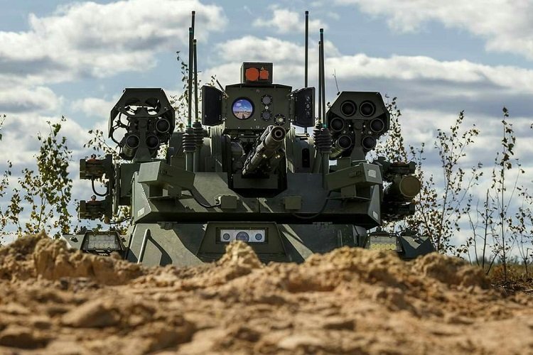 “Uran-9” döyüş robotları Rusiya Ordusunun arsenalına qəbul ediləcək