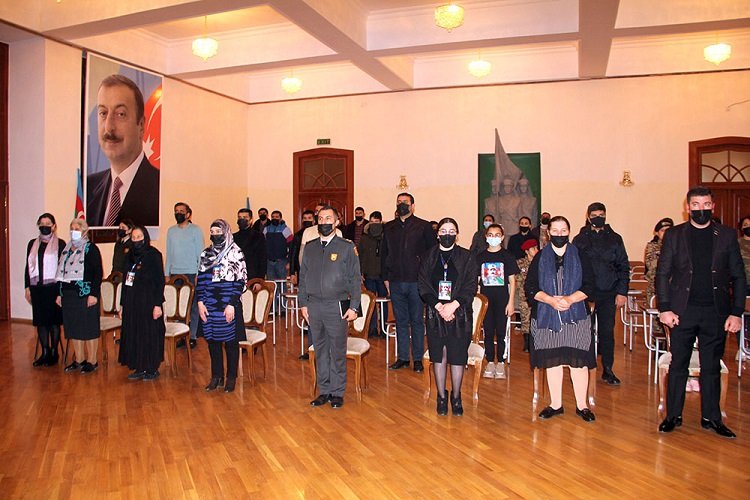 Müdafiə Nazirliyinin nümayəndələri anım mərasimlərində iştirak ediblər Müdafiə Nazirliyinin nümayəndələri anım mərasimlərində iştirak ediblər