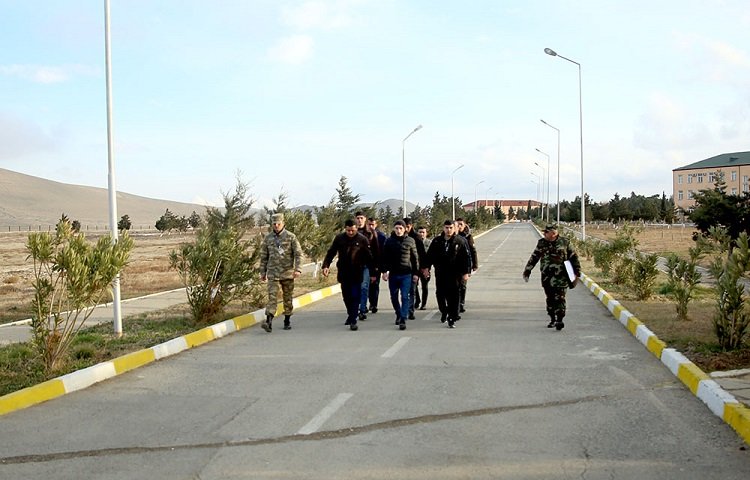 Hərbi vəzifəlilərin təlim toplanışı keçirilir