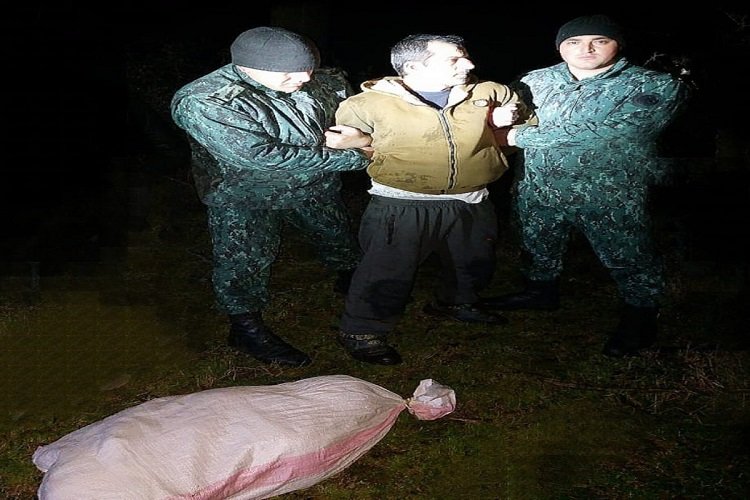 Sərhədçilərə atəş açan narkotik qaçaqmalçıları saxlanılıb Sərhədçilərə atəş açan narkotik qaçaqmalçıları saxlanılıb