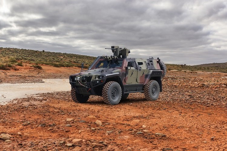 “Otokar” zirehli maşınları Malayziya yollarında