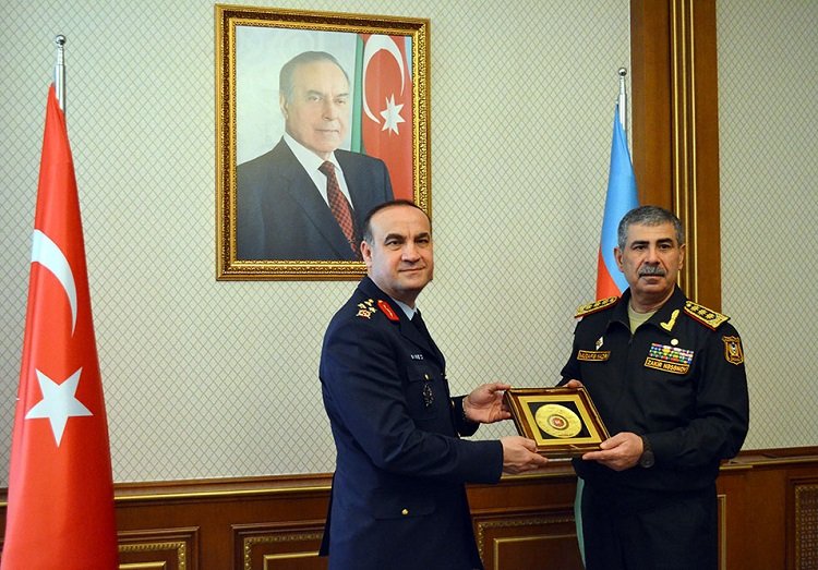 Müdafiə naziri: Azərbaycan Ordusunun Türkiyə standartlarına uyğunlaşdırılması işləri davam etdirilir Müdafiə naziri: Azərbaycan Ordusunun Türkiyə standartlarına uyğunlaşdırılması işləri davam etdirilir