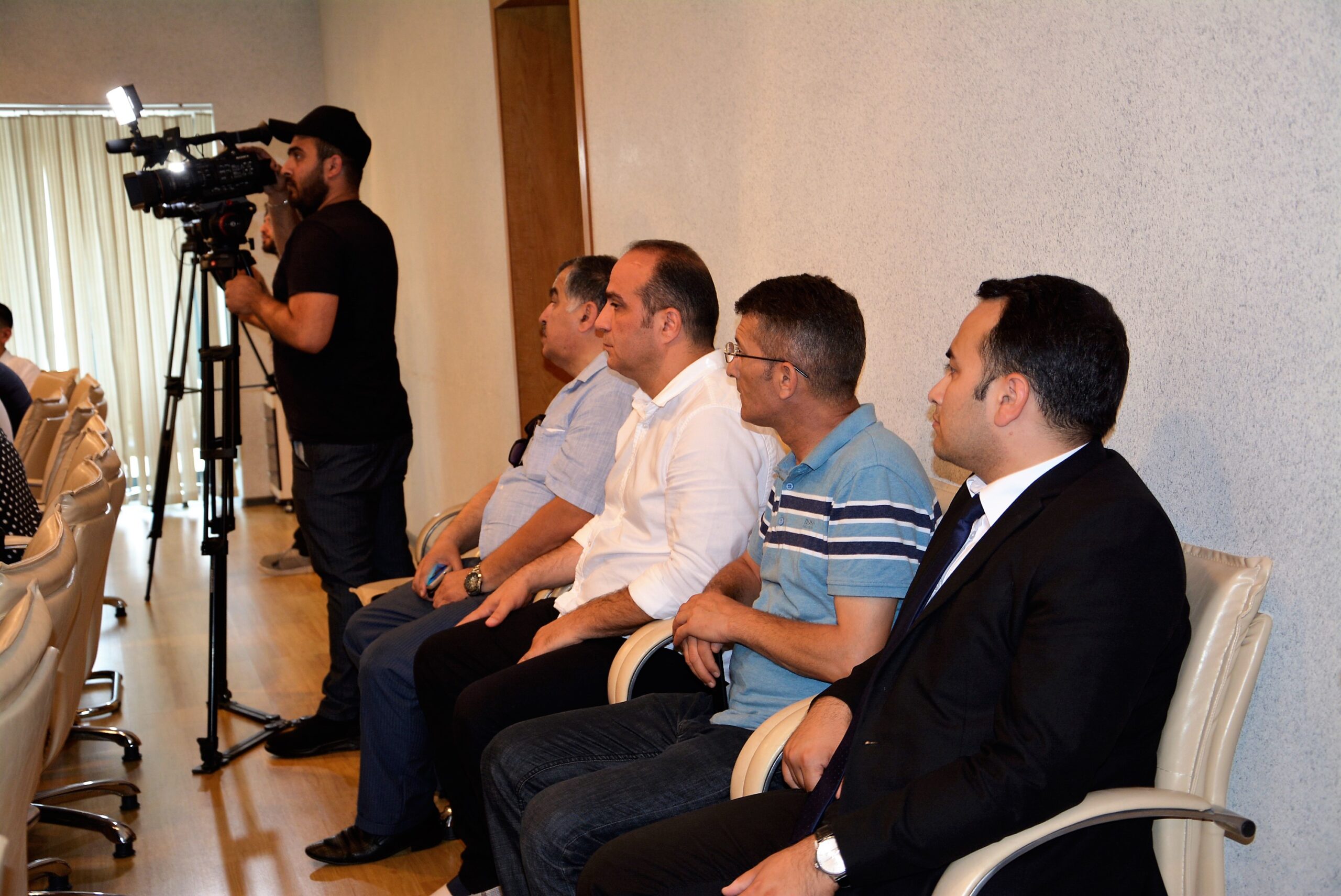 Mətbuat Şurasında “Poliqon” jurnalının 10 illik yubiley tədbiri keçirilib – FOTOLAR 7 MRS8641 1 scaled