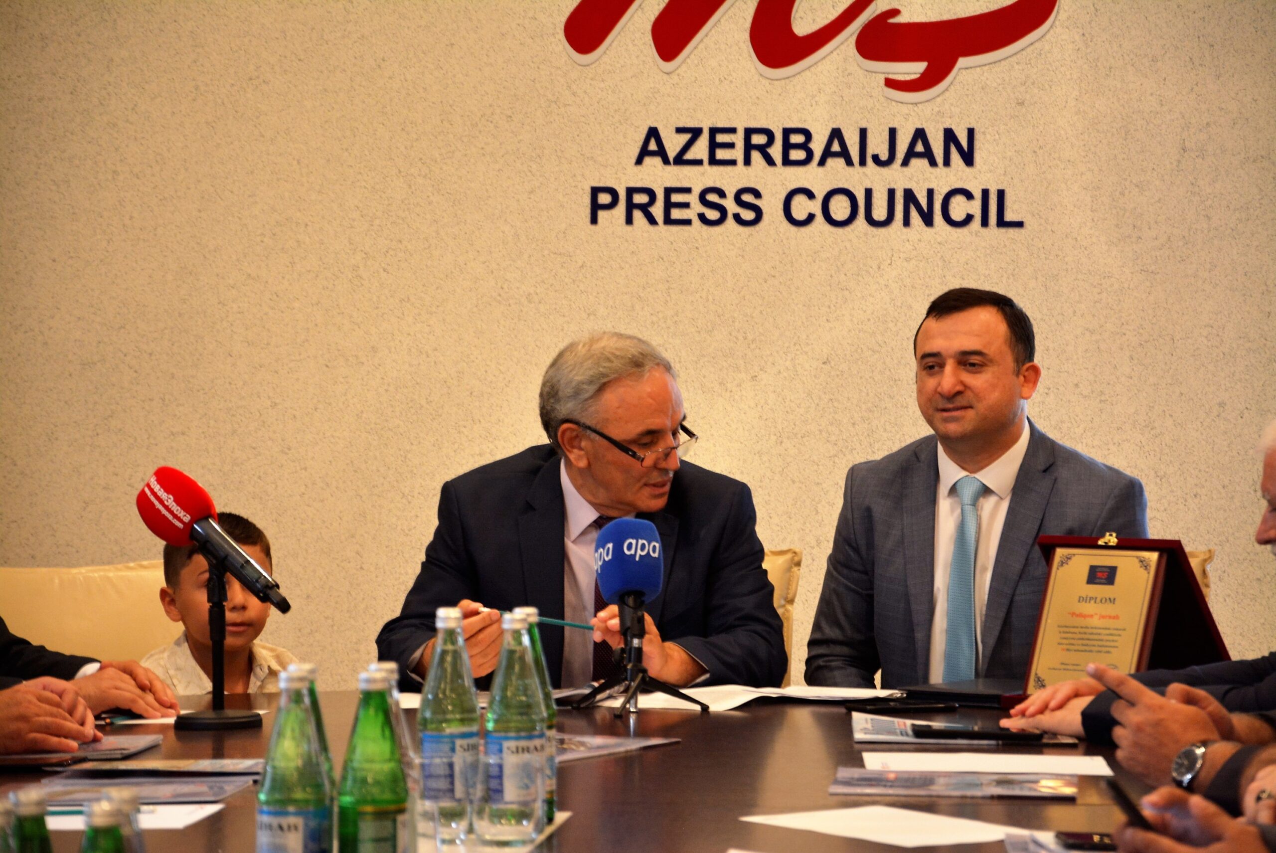 Mətbuat Şurasında “Poliqon” jurnalının 10 illik yubiley tədbiri keçirilib – FOTOLAR 9 MRS8680 1 scaled