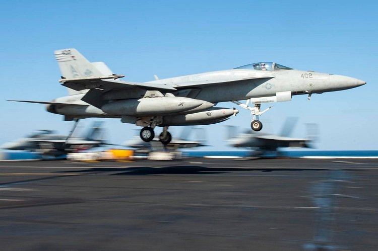 ABŞ-ın F-18 “Super Hornet” qırıcısı Aralıq dənizinə düşüb