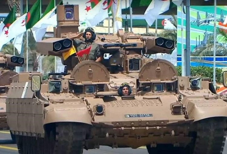 Əlcəzair Rusiyadan alınmış BMPT-2 “Terminator” döyüş maşınını ilk dəfə nümayiş etdirib