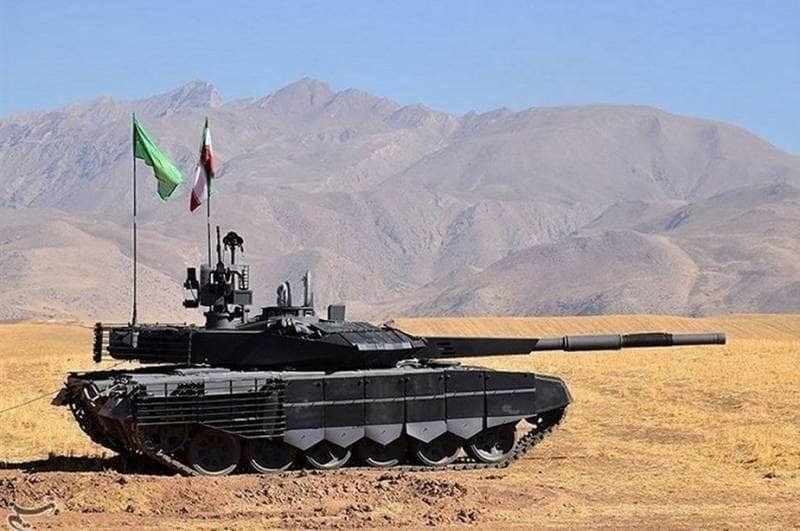 İran yeni “Karrar” tankını nümayiş etdirib