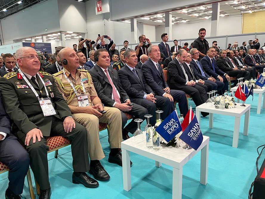 Müdafiə naziri SAHA EXPO sərgisinin açılış mərasimində iştirak edib