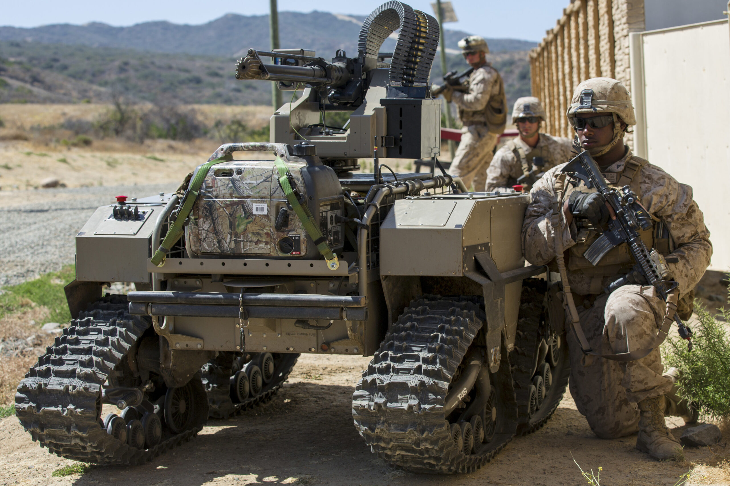 General Dynamics robotic 8x8 MUTT scaled