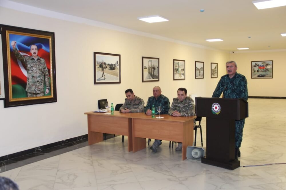 DSX və Hərbi Prokurorluğun əməkdaşları Sərhəd Qoşunlarının hərbi hissələrində şəxsi heyətlə görüşlər keçirib DSX və Hərbi Prokurorluğun əməkdaşları Sərhəd Qoşunlarının hərbi hissələrində şəxsi heyətlə görüşlər keçirib