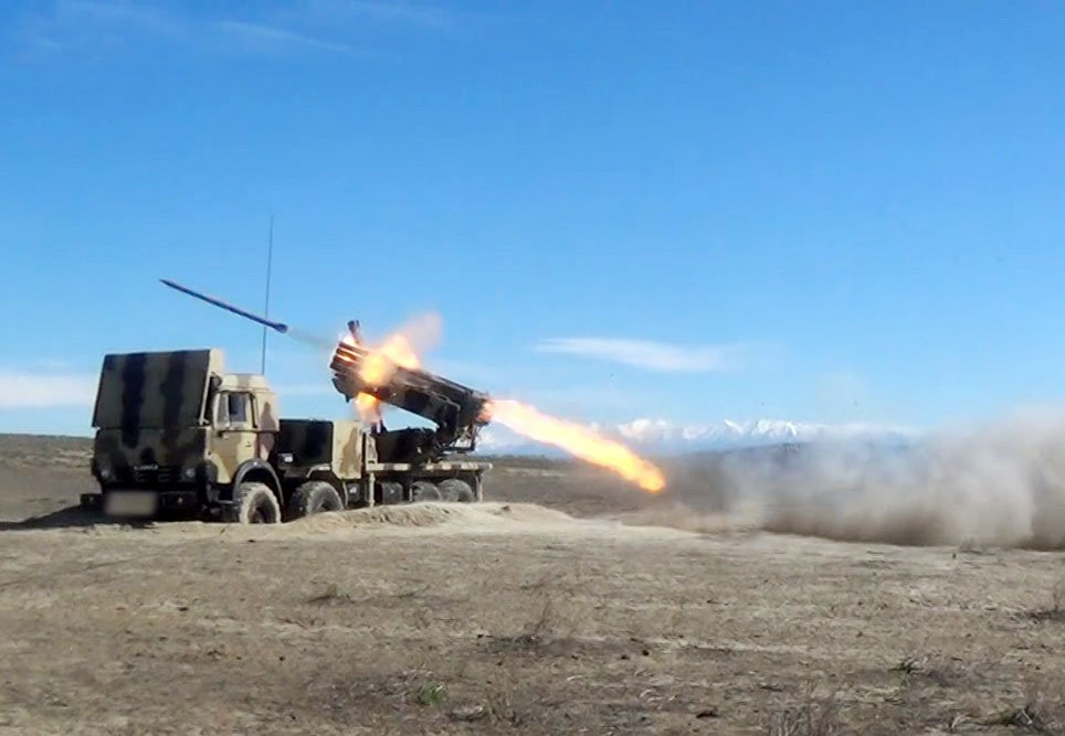 Raket və Artilleriya Qoşunlarında keçirilən təlimlər davam edir – VİDEO
