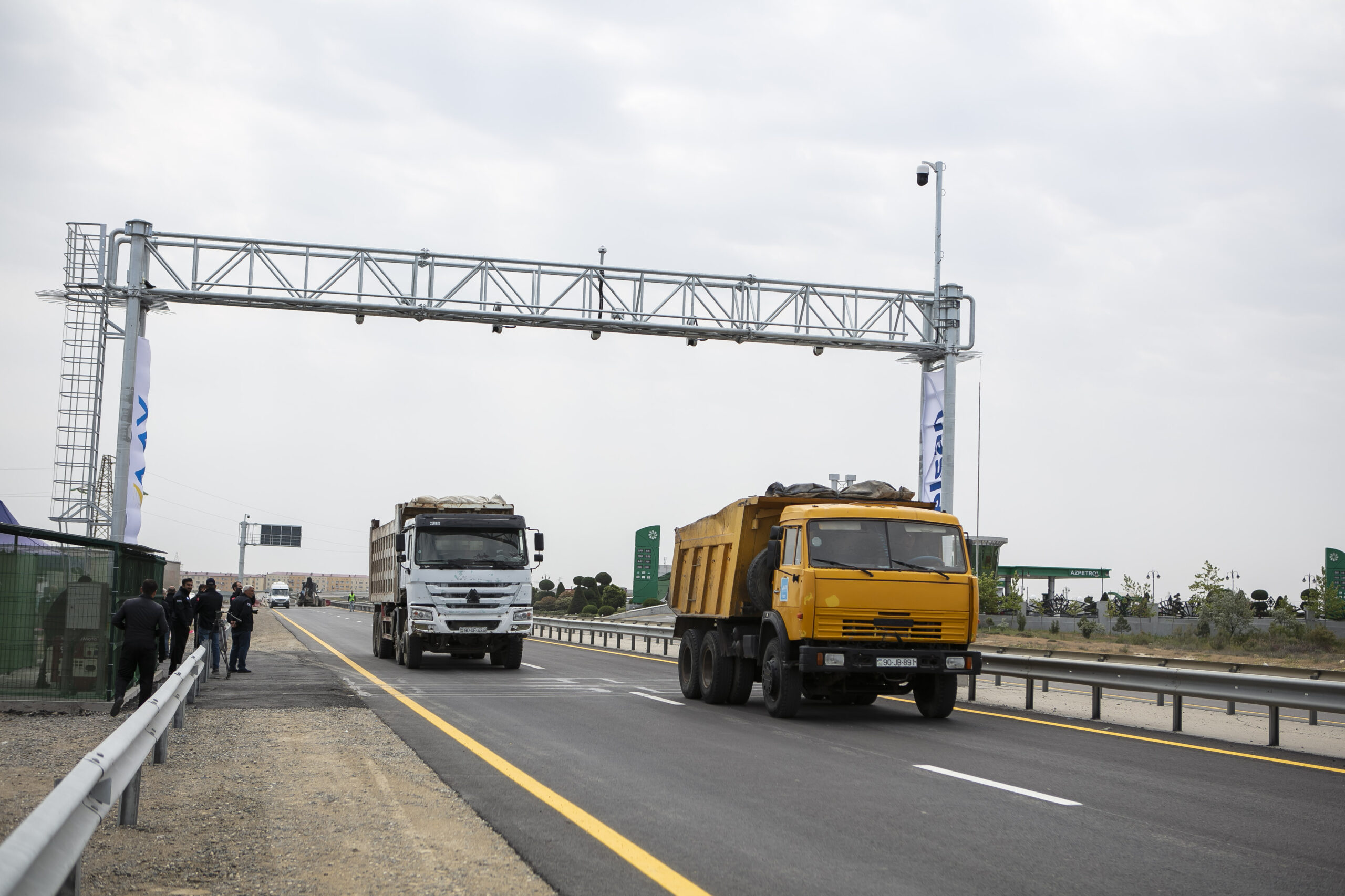 Bakı-Quba-Rusiya avtomobil yolunda yeni texnologiyaya əsaslanan elektron tərəzinin açılışı olub 4 9c1f4664be0f4d90adf5f6af1ffc3c56 scaled