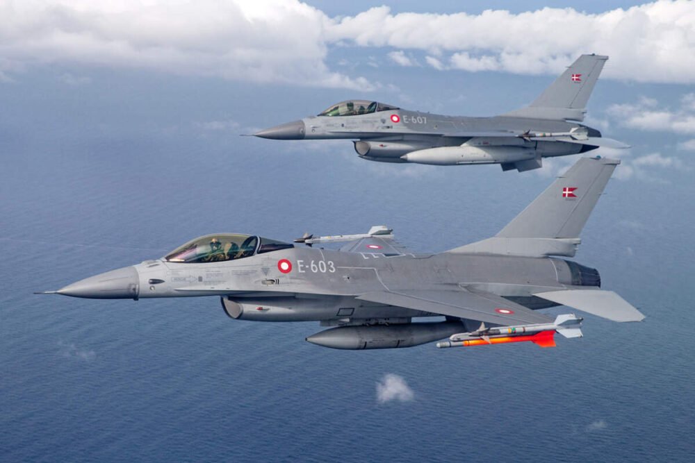 Danimarka və Niderland ukraynalı pilotlara F-16-larla bağlı təlim keçəcək