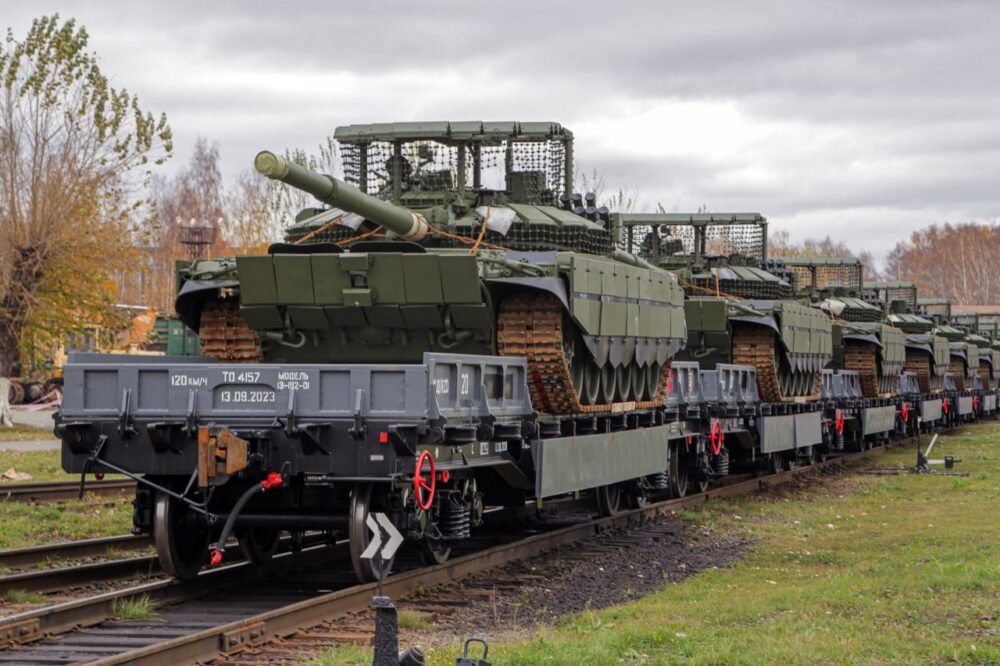 Rusiya Ordusu hərbi texnika parkını T-90M tankları ilə gücləndirir
