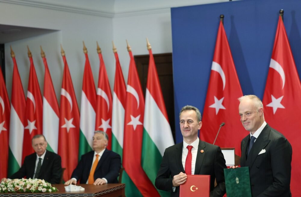 Türkiyə və Macarıstan müdafiə sanayesi sahəsində əməkdaşlıqlarını gücləndirir