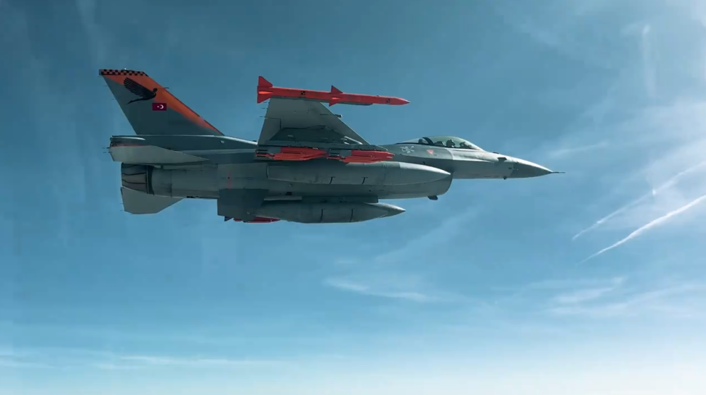 F-16 qırıcısı “Tolun” bombaları ilə hədəfələri vurub – VİDEO
