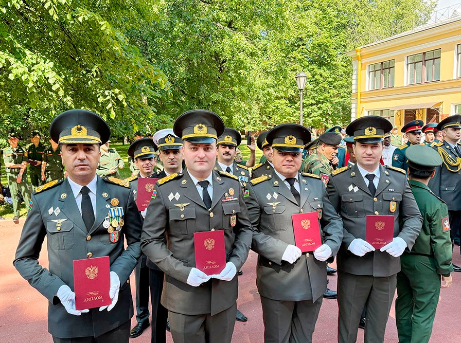 Rusiyada təhsilini bitirən Azərbaycan hərbçilərinə diplomlar təqdim edilib