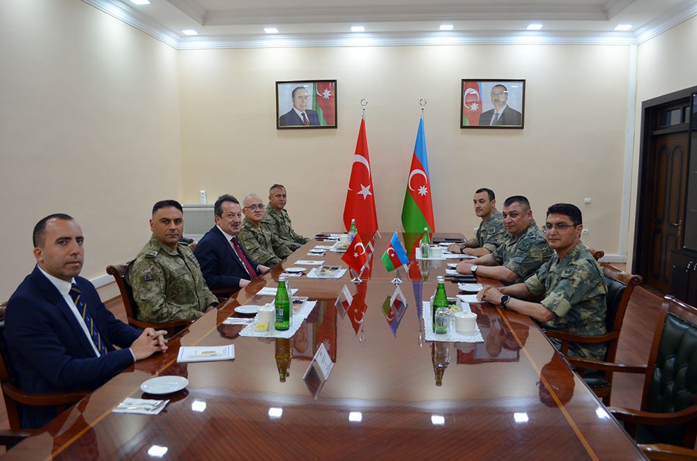 Türkiyə MMU-nun nümayəndə heyəti Azərbaycan Quru Qoşunları Komandanlığında olub Türkiyə MMU-nun nümayəndə heyəti Azərbaycan Quru Qoşunları Komandanlığında olub