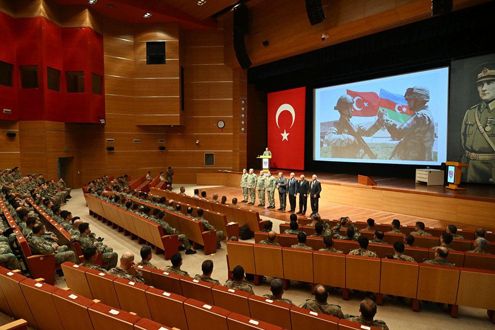 Azərbaycan və Türkiyə MMU dinləyicilərinin birgə hərb oyunu keçirilib Azərbaycan və Türkiyə MMU dinləyicilərinin birgə hərb oyunu keçirilib