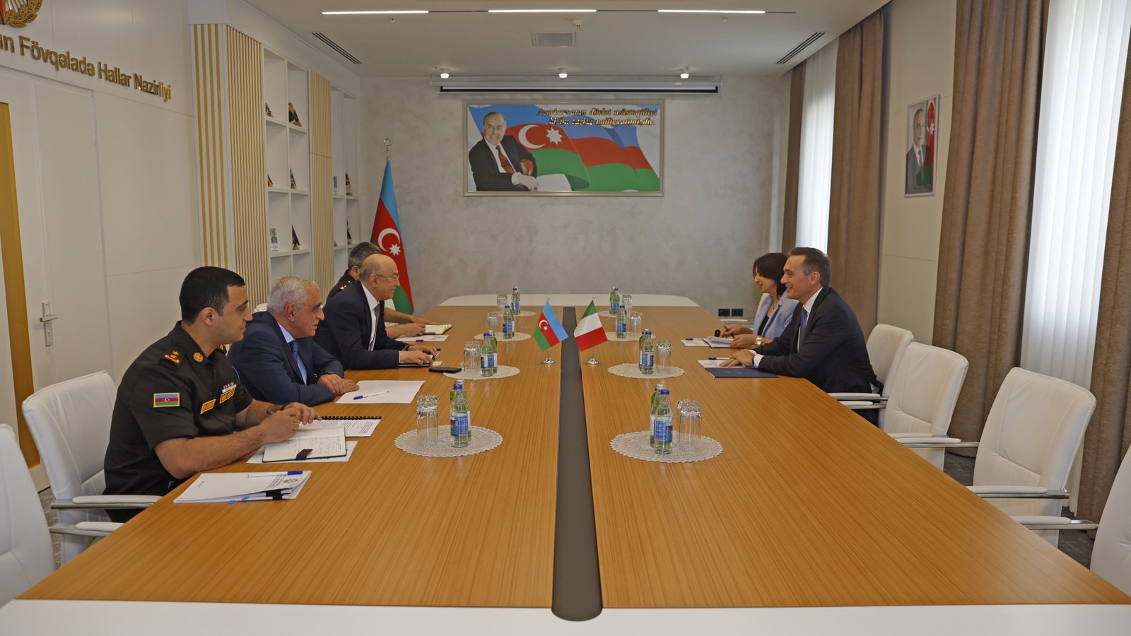 Kəmaləddin Heydərov İtaliyanın Azərbaycandakı səfiri ilə görüşüb Kəmaləddin Heydərov İtaliyanın Azərbaycandakı səfiri ilə görüşüb