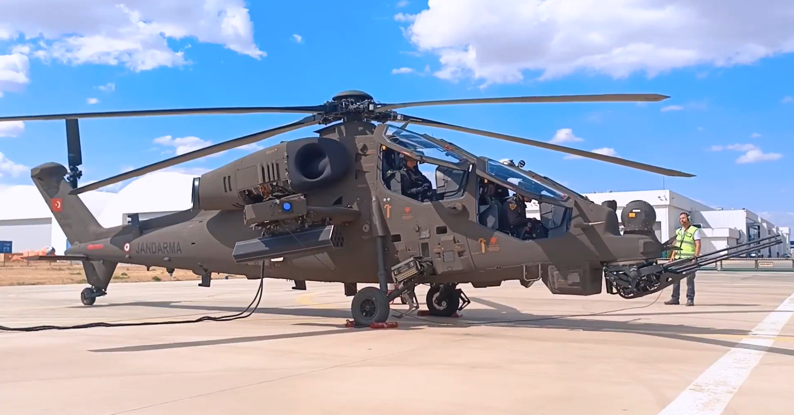 Türkiyənin Jandarma Baş Komandanlığı növbəti ATAK helikopterini təhvil alıb Türkiyənin Jandarma Baş Komandanlığı növbəti ATAK helikopterini təhvil alıb