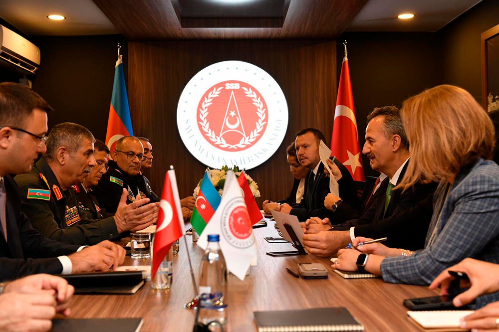 Azərbaycan-Türkiyə hərbi əməkdaşlığının daha da genişləndirilməsi diqqət mərkəzində saxlanılır Azərbaycan-Türkiyə hərbi əməkdaşlığının daha da genişləndirilməsi diqqət mərkəzində saxlanılır