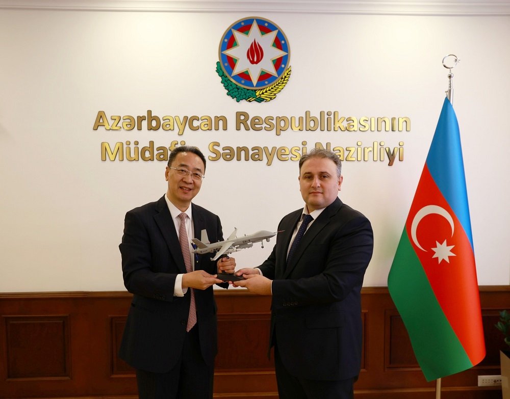 Müdafiə Sənayesi Nazirliyi ilə Çinin ALIT şirkəti arasında əməkdaşlıq imkanları müzakirə edilib Müdafiə Sənayesi Nazirliyi ilə Çinin ALIT şirkəti arasında əməkdaşlıq imkanları müzakirə edilib