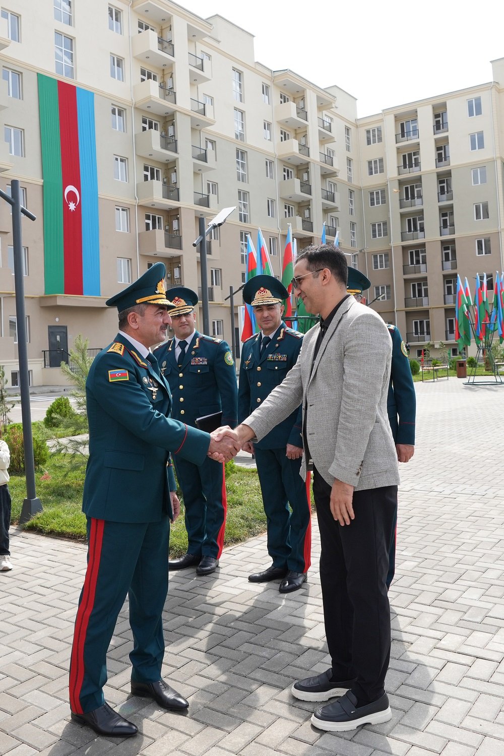 27 c6fdba90f5e8a52712a26a96e9bdf998