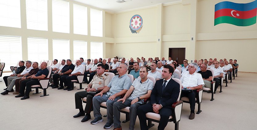 SHXÇDX bir sıra təhsil müəssisələrinin çağırışaqədərki hazırlıq rəhbərləri ilə görüş keçirib SHXÇDX bir sıra təhsil müəssisələrinin çağırışaqədərki hazırlıq rəhbərləri ilə görüş keçirib