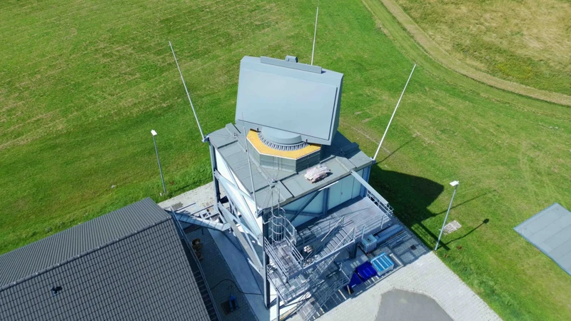 Almaniyada ilk uzunmənzilli radar sistemi sifarişçiyə təhvil verilib Almaniyada ilk uzunmənzilli radar sistemi sifarişçiyə təhvil verilib