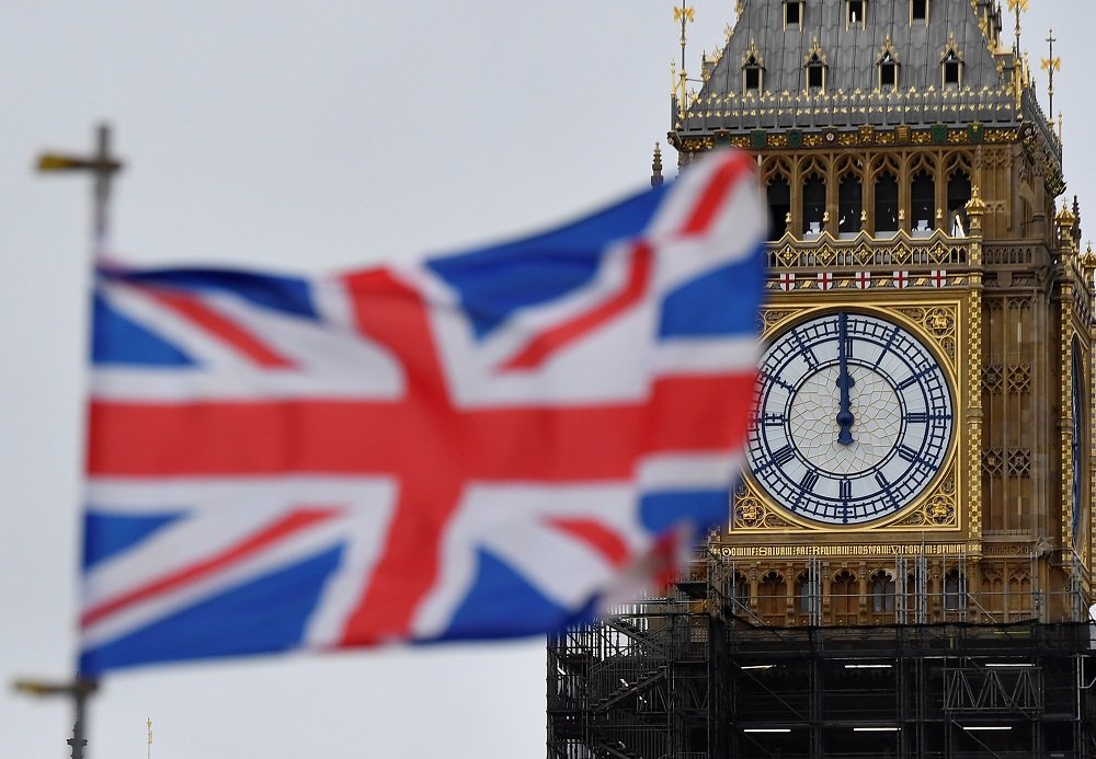 Böyük Britaniya Azərbaycan və Ermənistana silah embarqosunu tamamilə ləğv edir Böyük Britaniya Azərbaycan və Ermənistana silah embarqosunu tamamilə ləğv edir